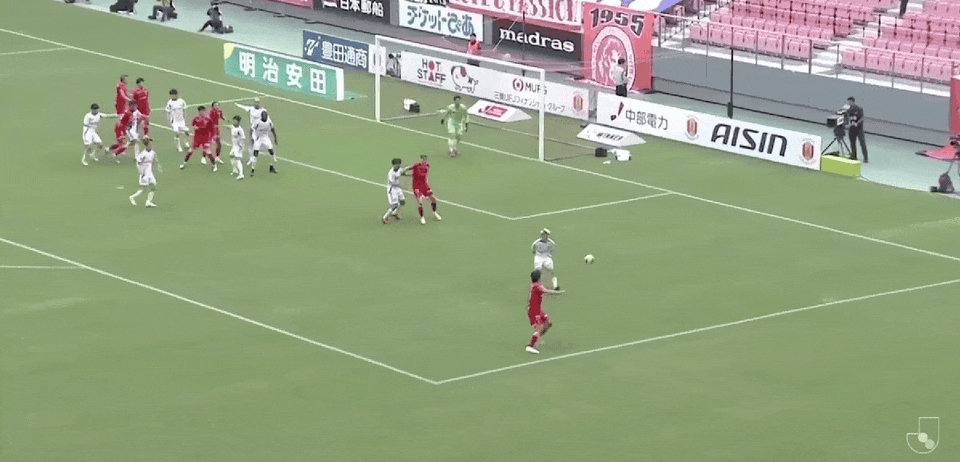 ⚽日职联半场:原辉绮中门框,名古屋鲸鱼暂0-0新潟天鹅