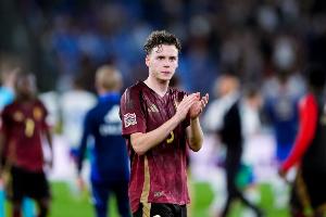 隆戈:米兰谈判未完成,比利时后卫德库耶佩接近加盟布莱顿