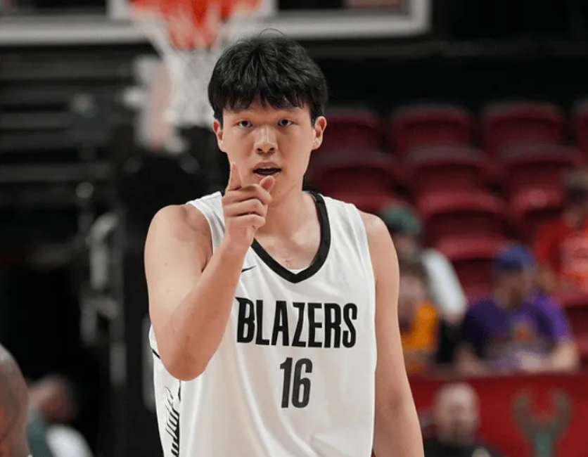 状元VS榜眼!夏联最失败球队诞生!湖人13分大胜,杨瀚森霸气隔扣