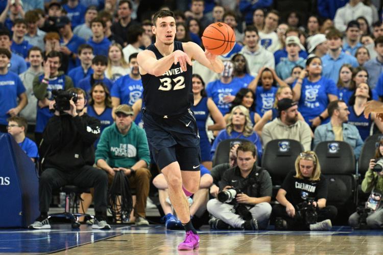 九游体育官网入口-大学六年报销一年!名记:快船签下大龄落选前锋扎克-弗里曼托