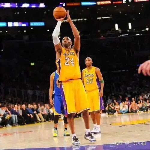 九游体育中国官网-NBA有哪些运动员拥有“非人类”的身材?