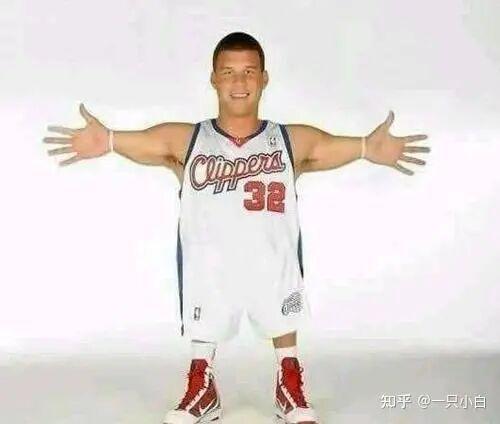 九游体育中国官网-NBA有哪些运动员拥有“非人类”的身材?