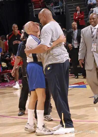 九游体育中国官网-NBA有哪些运动员拥有“非人类”的身材?