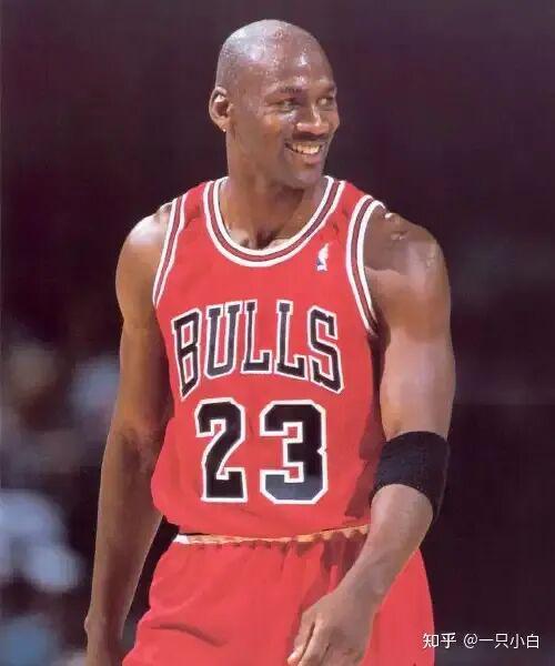 九游体育中国官网-NBA有哪些运动员拥有“非人类”的身材?