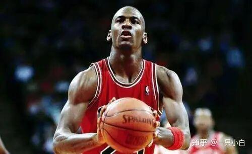 九游体育中国官网-NBA有哪些运动员拥有“非人类”的身材?