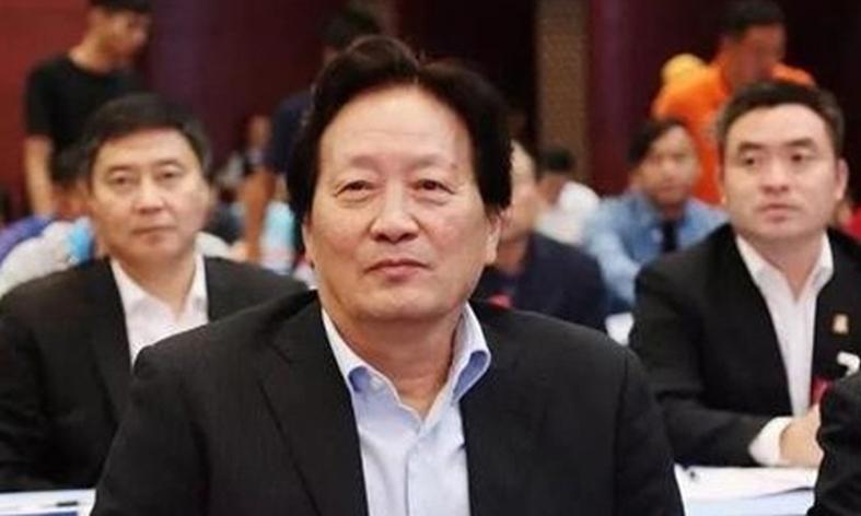 九游体育-多人想接国足 选帅专家组辛苦了!球迷力荐曼联三杰 穆鸟来能气哭