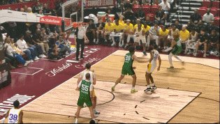 九游体育app-三分15中0！布朗尼再遭狂嘲：要是小崔有他的时间？