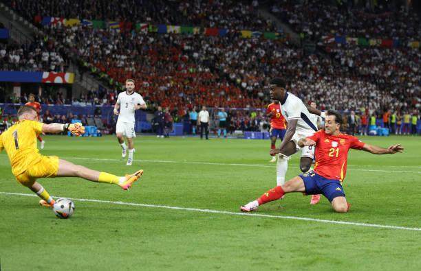 九游体育官网入口-重伤归来攻入绝杀制胜球！奥亚萨瓦尔诠释天道酬勤