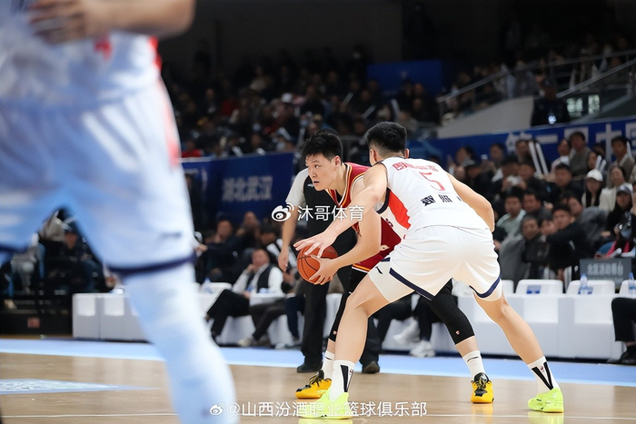 CBA俱乐部杯：诺威尔39分主导, 山西末节发威双杀广州3连胜晋级八强